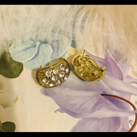 Beautiful fashion Earrings surrounded by 💎 - Picture 3 of 3